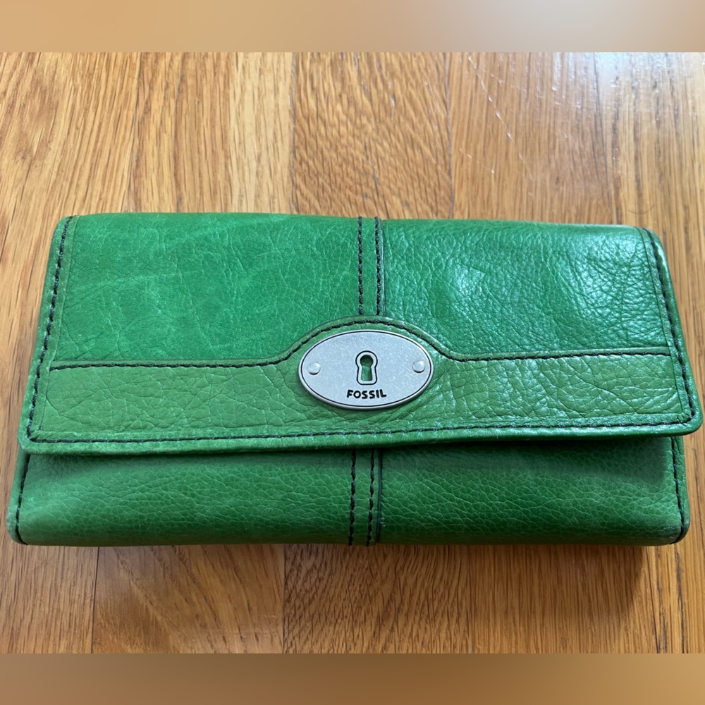 Fossil Wallet green Leather With KeyHole Logo